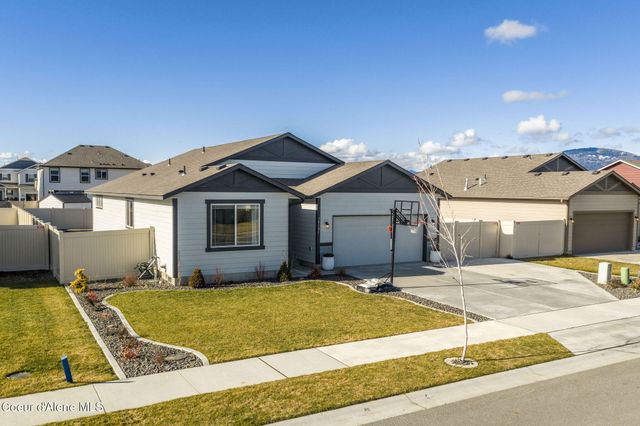 10121 N BELGRAVE LOOP, Hayden, ID 83835