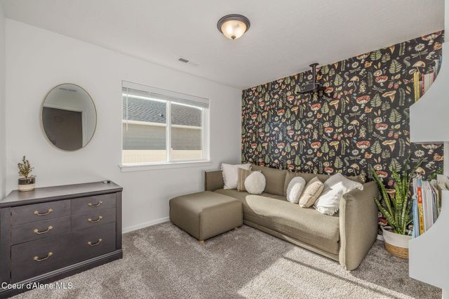 10121 N BELGRAVE LOOP, Hayden, ID 83835