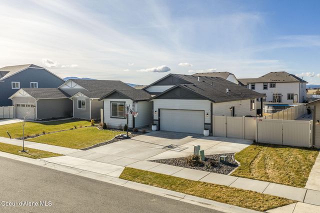 10121 N BELGRAVE LOOP, Hayden, ID 83835