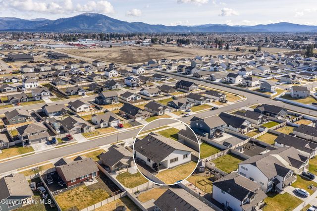 10121 N BELGRAVE LOOP, Hayden, ID 83835