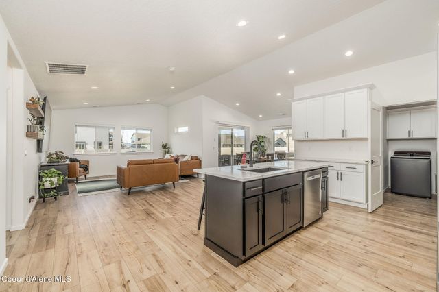 10121 N BELGRAVE LOOP, Hayden, ID 83835