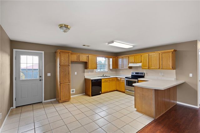 500 Upper McGuire Loop, Russellville, AR 72802