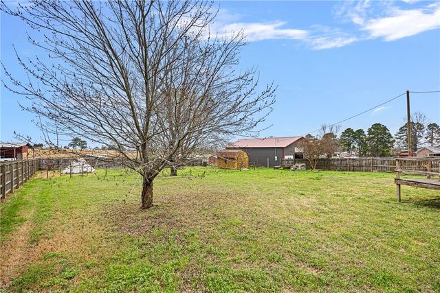 500 Upper McGuire Loop, Russellville, AR 72802