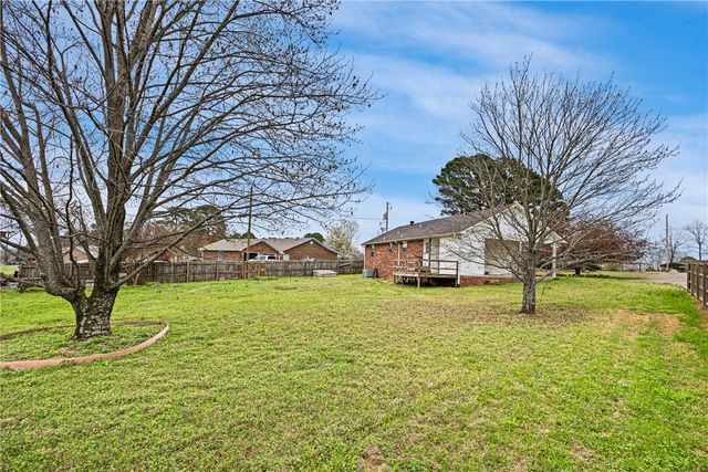 500 Upper McGuire Loop, Russellville, AR 72802