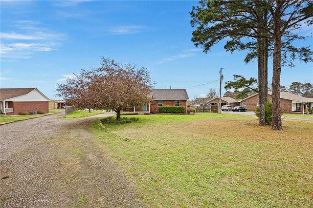 500 Upper McGuire Loop, Russellville, AR 72802