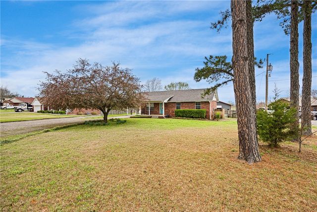 500 Upper McGuire Loop, Russellville, AR 72802