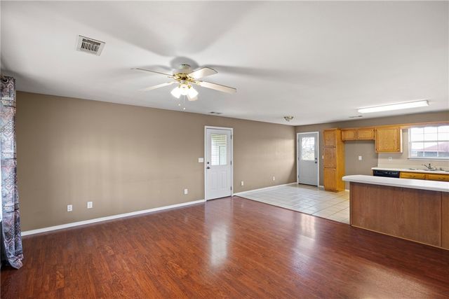 500 Upper McGuire Loop, Russellville, AR 72802