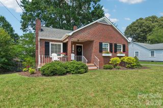 1135 13th Avenue Avenue, Hickory, NC 28601