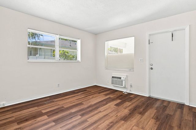 317 N 61ST Terrace 7, Hollywood, FL 33024