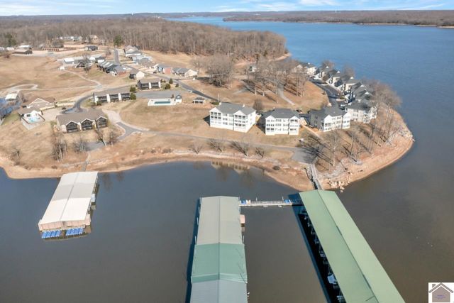 273 Moon Bay U7, Kuttawa, KY 42055