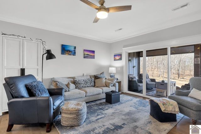 273 Moon Bay U7, Kuttawa, KY 42055