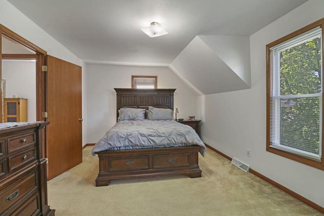 5112 18th AVENUE, Kenosha, WI 53140