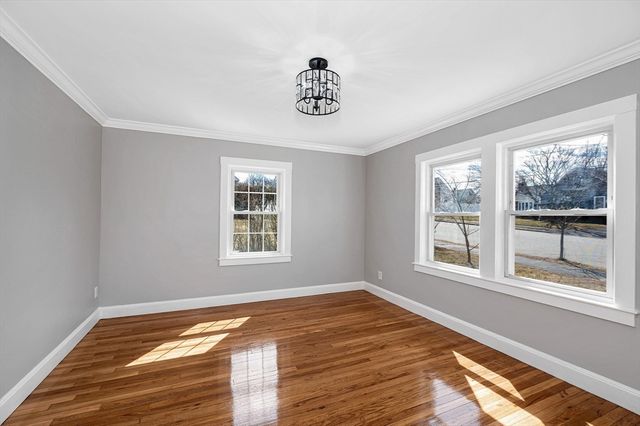 8 Mount Auburn St, Lawrence, MA 01843