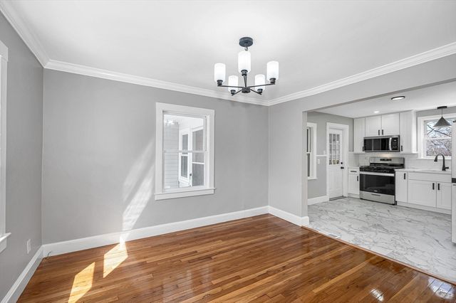 8 Mount Auburn St, Lawrence, MA 01843