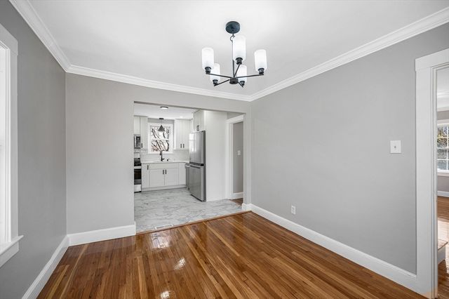 8 Mount Auburn St, Lawrence, MA 01843