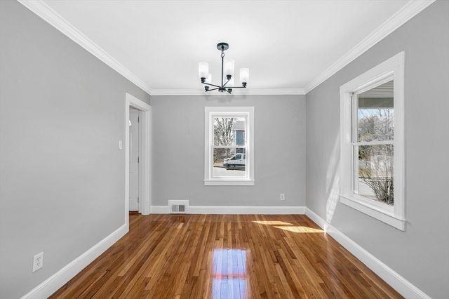 8 Mount Auburn St, Lawrence, MA 01843