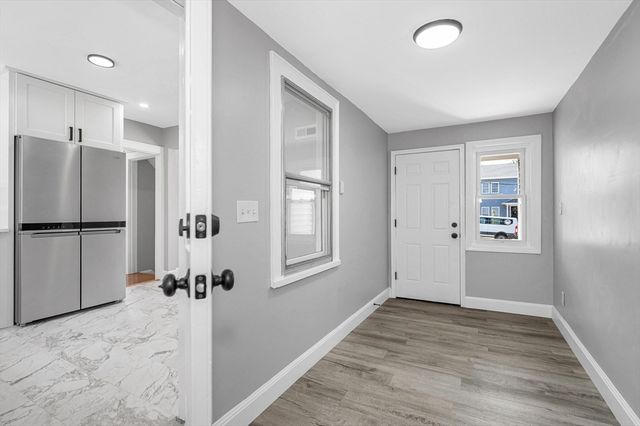 8 Mount Auburn St, Lawrence, MA 01843