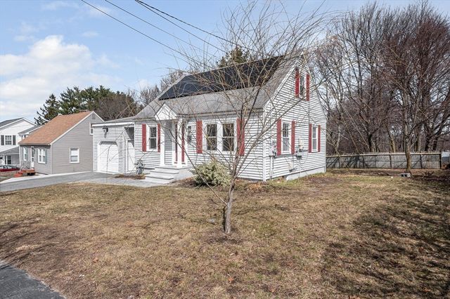 8 Mount Auburn St, Lawrence, MA 01843