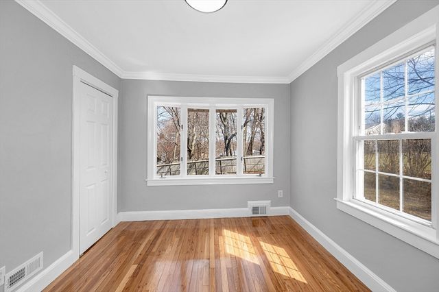 8 Mount Auburn St, Lawrence, MA 01843