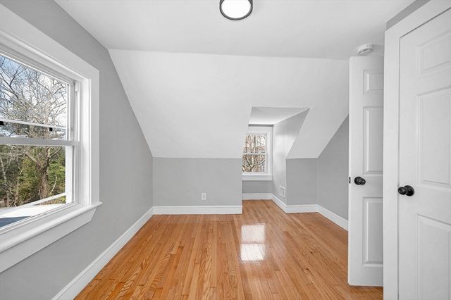 8 Mount Auburn St, Lawrence, MA 01843