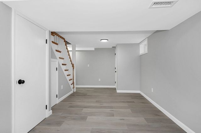 8 Mount Auburn St, Lawrence, MA 01843