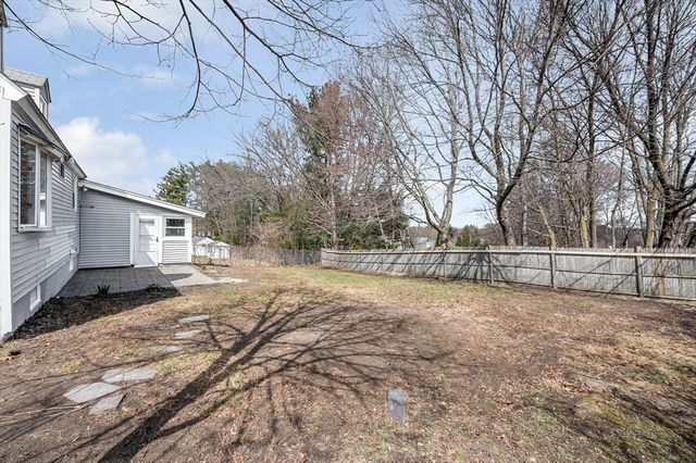 8 Mount Auburn St, Lawrence, MA 01843