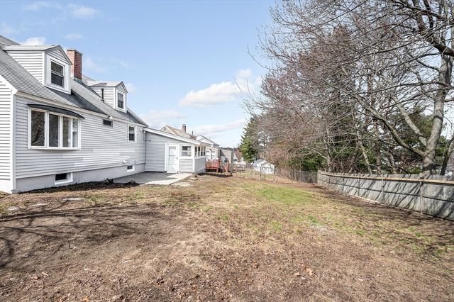 8 Mount Auburn St, Lawrence, MA 01843
