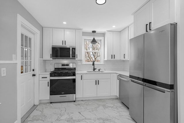 8 Mount Auburn St, Lawrence, MA 01843