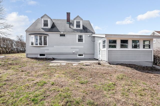 8 Mount Auburn St, Lawrence, MA 01843