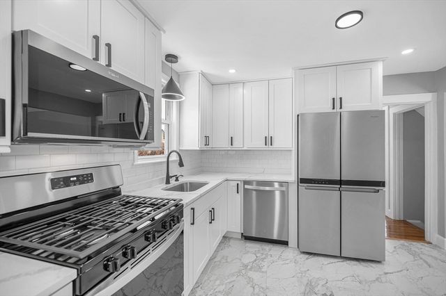 8 Mount Auburn St, Lawrence, MA 01843