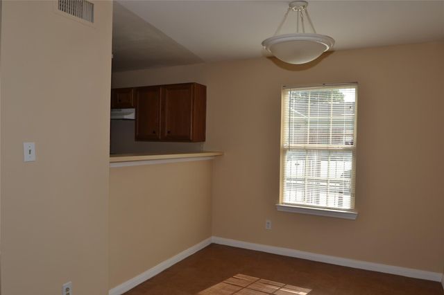 304 Dell Court 6, Houston, TX 77009