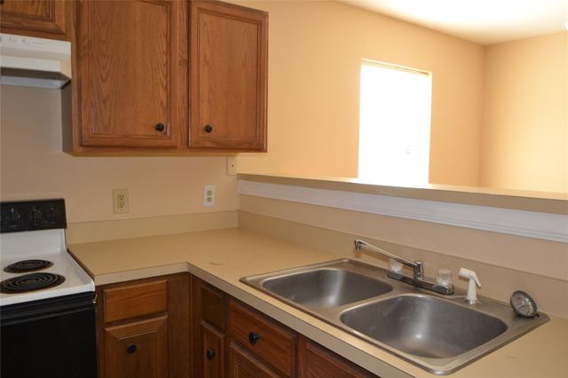 304 Dell Court 6, Houston, TX 77009