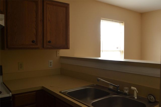 304 Dell Court 6, Houston, TX 77009