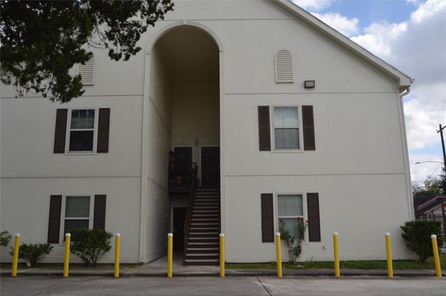 304 Dell Court 6, Houston, TX 77009