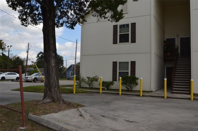 304 Dell Court 6, Houston, TX 77009