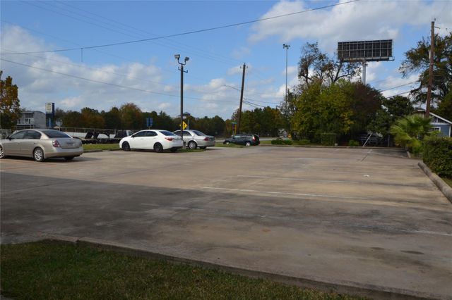 304 Dell Court 6, Houston, TX 77009