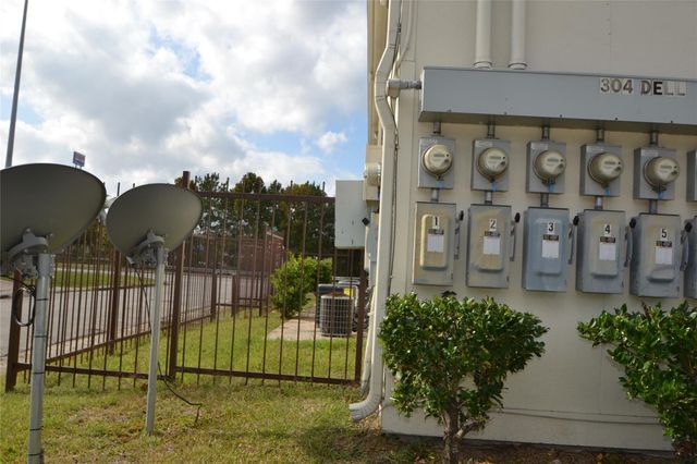 304 Dell Court 6, Houston, TX 77009