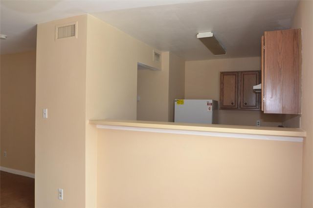 304 Dell Court 6, Houston, TX 77009