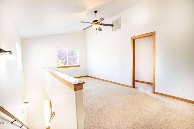 20269 Knightsbridge Place, Bend, OR 97702