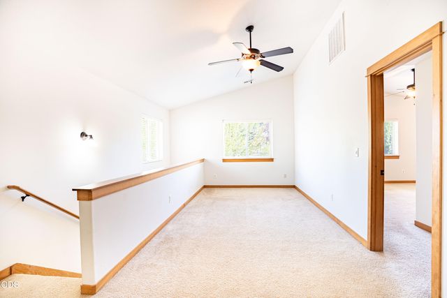 20269 Knightsbridge Place, Bend, OR 97702