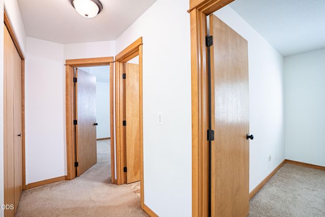20269 Knightsbridge Place, Bend, OR 97702