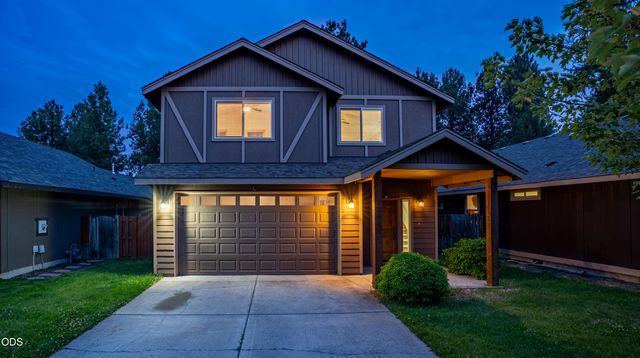 20269 Knightsbridge Place, Bend, OR 97702