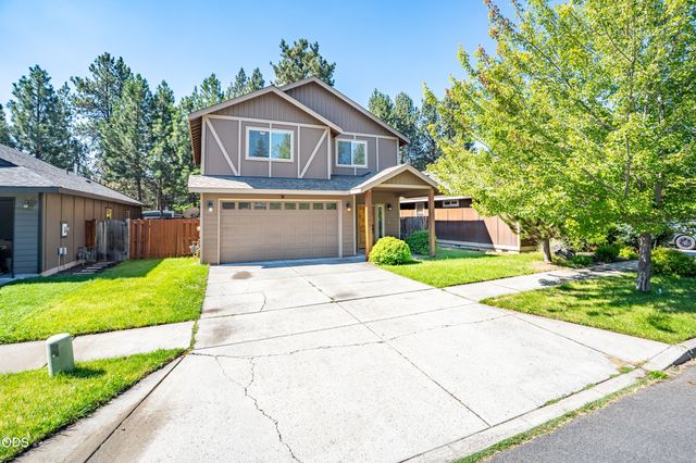 20269 Knightsbridge Place, Bend, OR 97702
