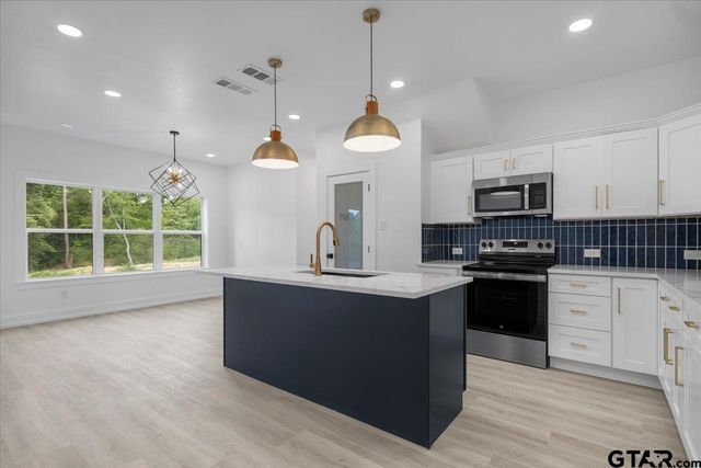 214 County Road 2766, Mineola, TX 75773