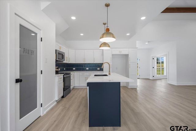 214 County Road 2766, Mineola, TX 75773