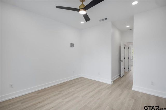 214 County Road 2766, Mineola, TX 75773