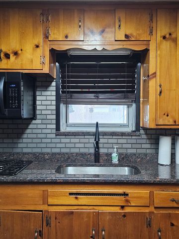 817 N Lacy Drive, Lacy Lakeview, TX 76705