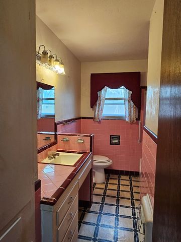 817 N Lacy Drive, Lacy Lakeview, TX 76705