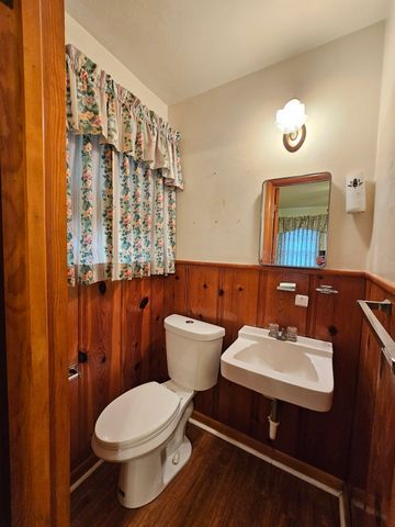 817 N Lacy Drive, Lacy Lakeview, TX 76705