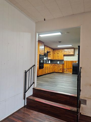 817 N Lacy Drive, Lacy Lakeview, TX 76705